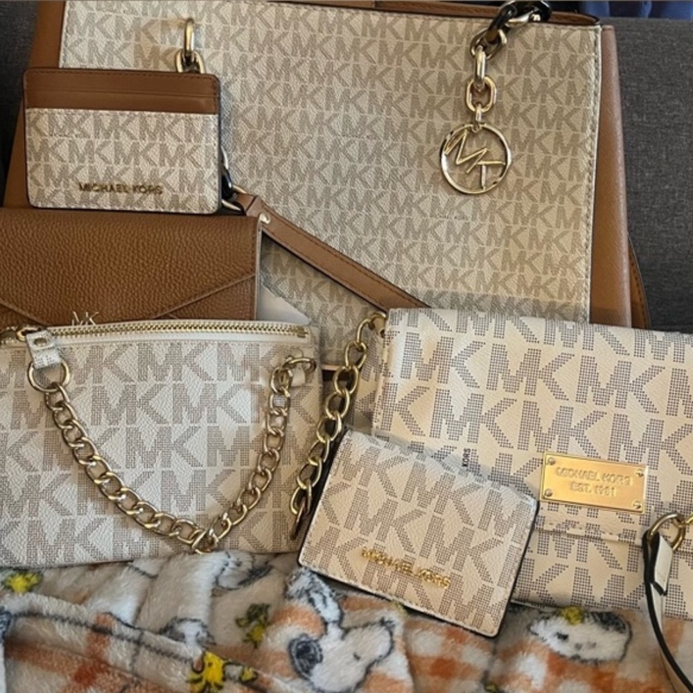 ๐ฅ๐๐๐ฅMichael Kors Vanilla Collection - Picture 1 of 4